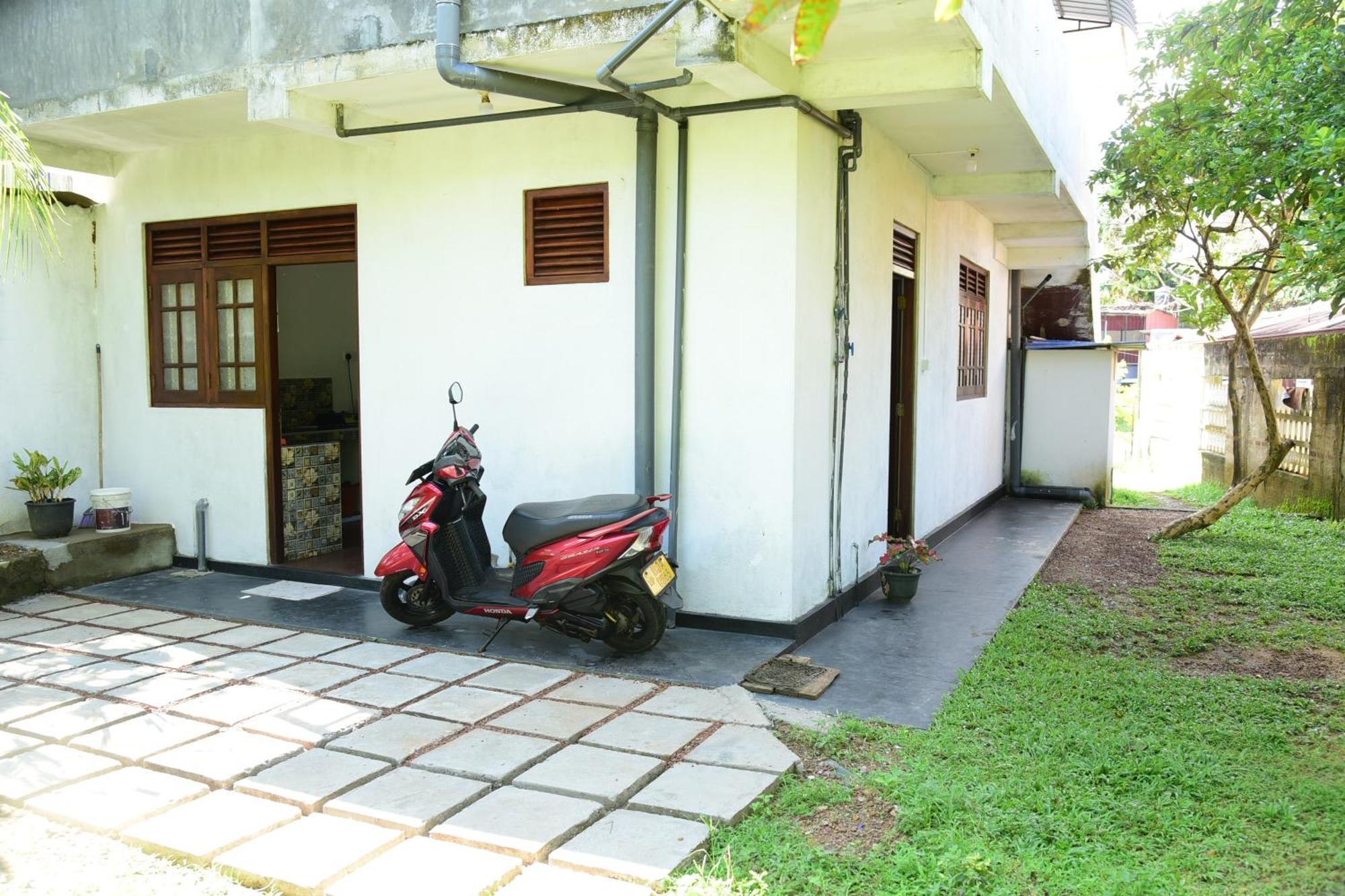 Sun Ground Villa Hikkaduwa Exterior photo